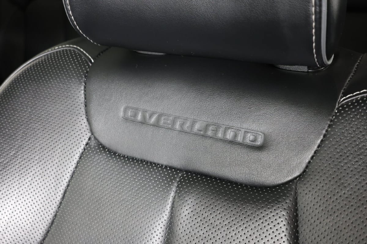 Used 2023 Jeep Grand Cherokee Overland w/ Luxury Tech Group IV AWD/4WD image 52