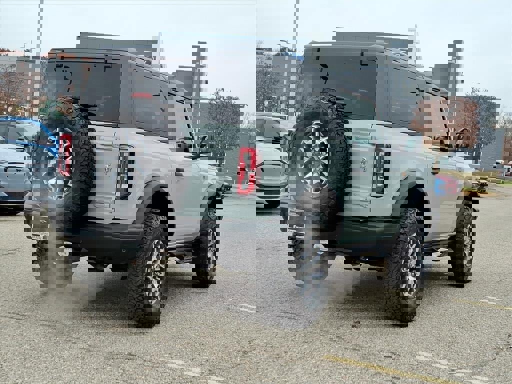 Used 2023 Ford Bronco Badlands image 7