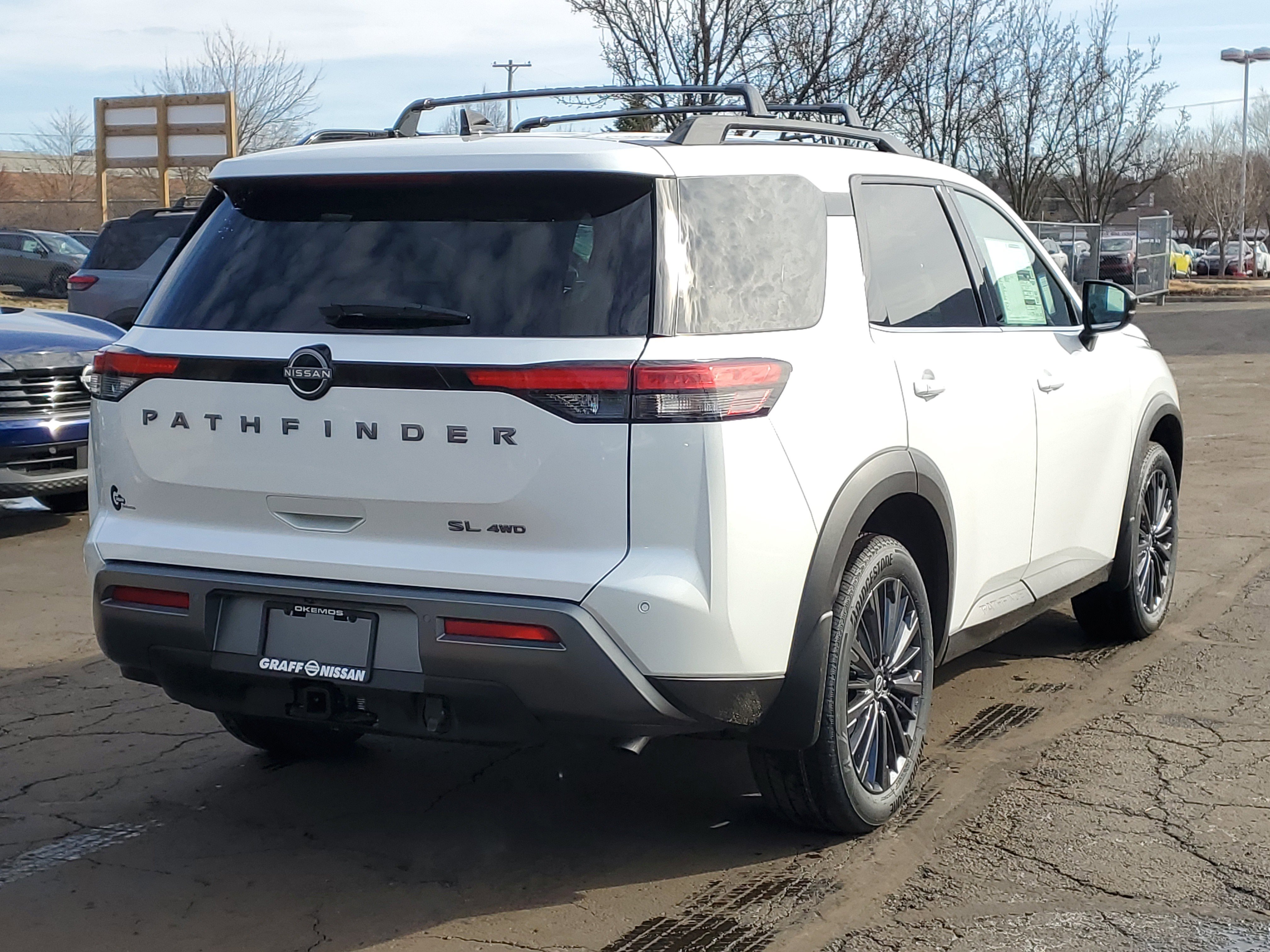 New 2026 Nissan Pathfinder SL w/ SL Premium Package image 3