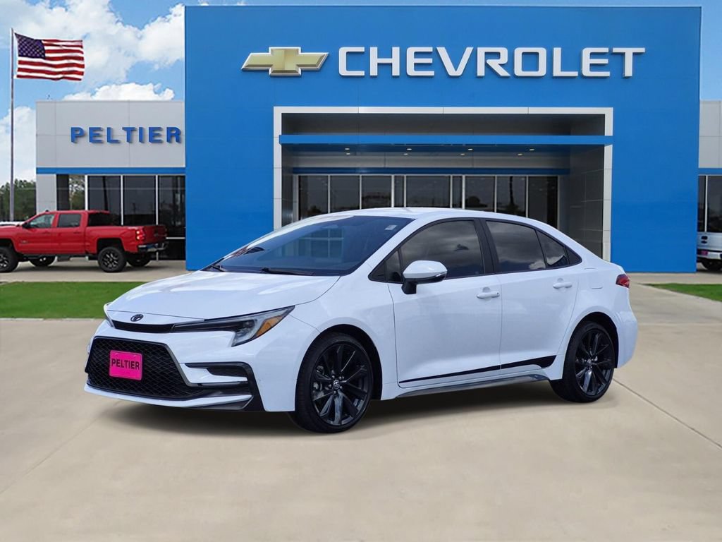 Used 2024 Toyota Corolla SE FWD image 3