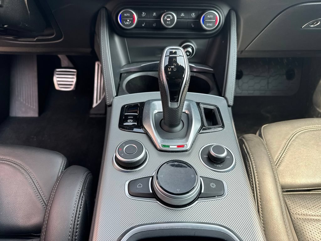 Used 2023 Alfa Romeo Stelvio Veloce AWD/4WD image 44