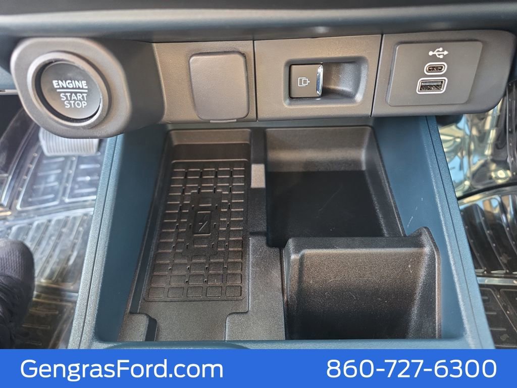 Certified 2025 Ford Maverick Lariat w/ Black Appearance Package image 43