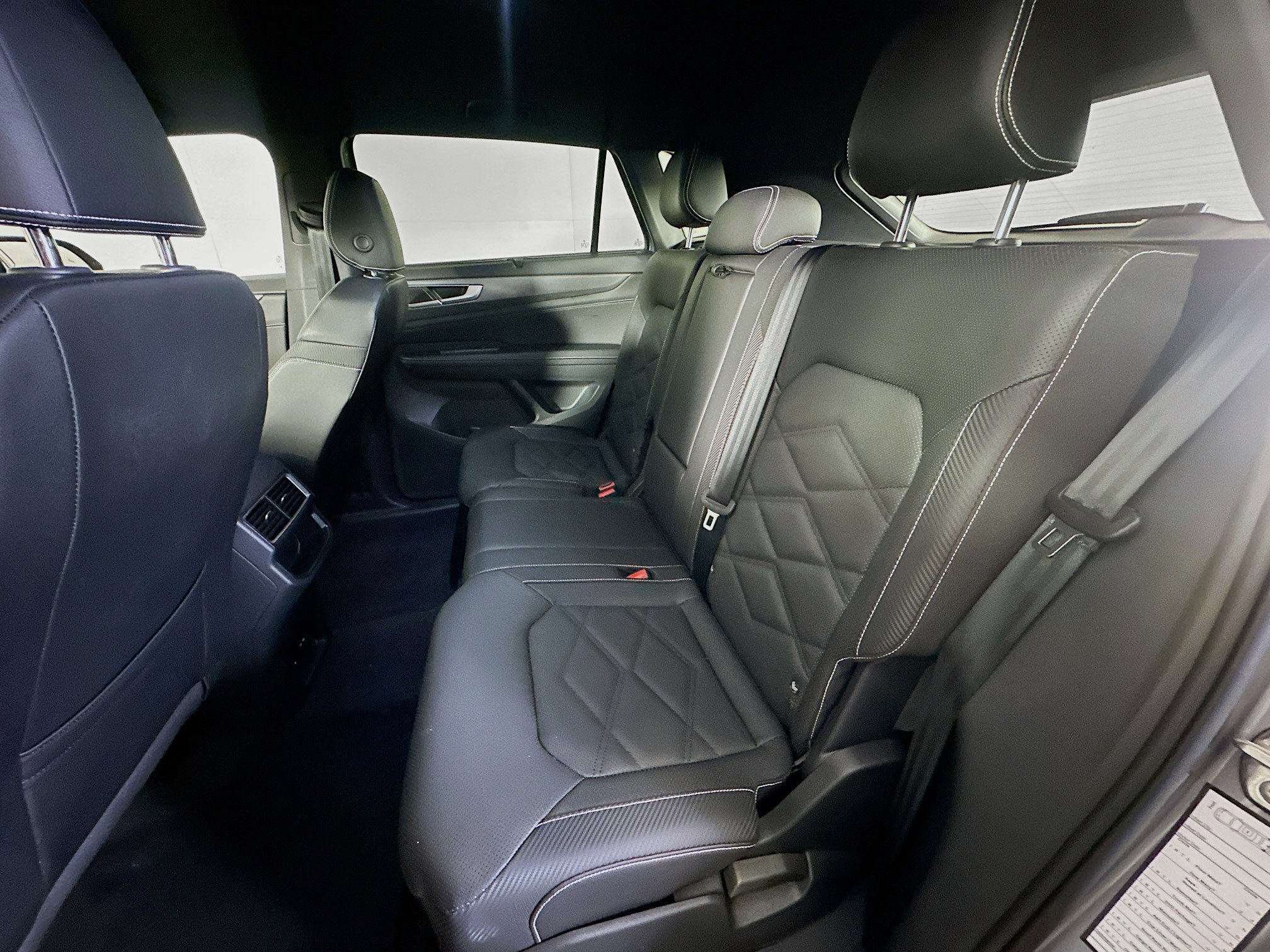 Used 2025 Volkswagen Atlas Cross Sport SE FWD image 26