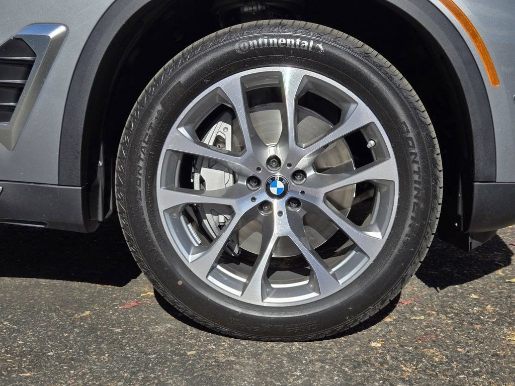 Used 2026 BMW X5 xDrive50e w/ Premium Package AWD/4WD image 13