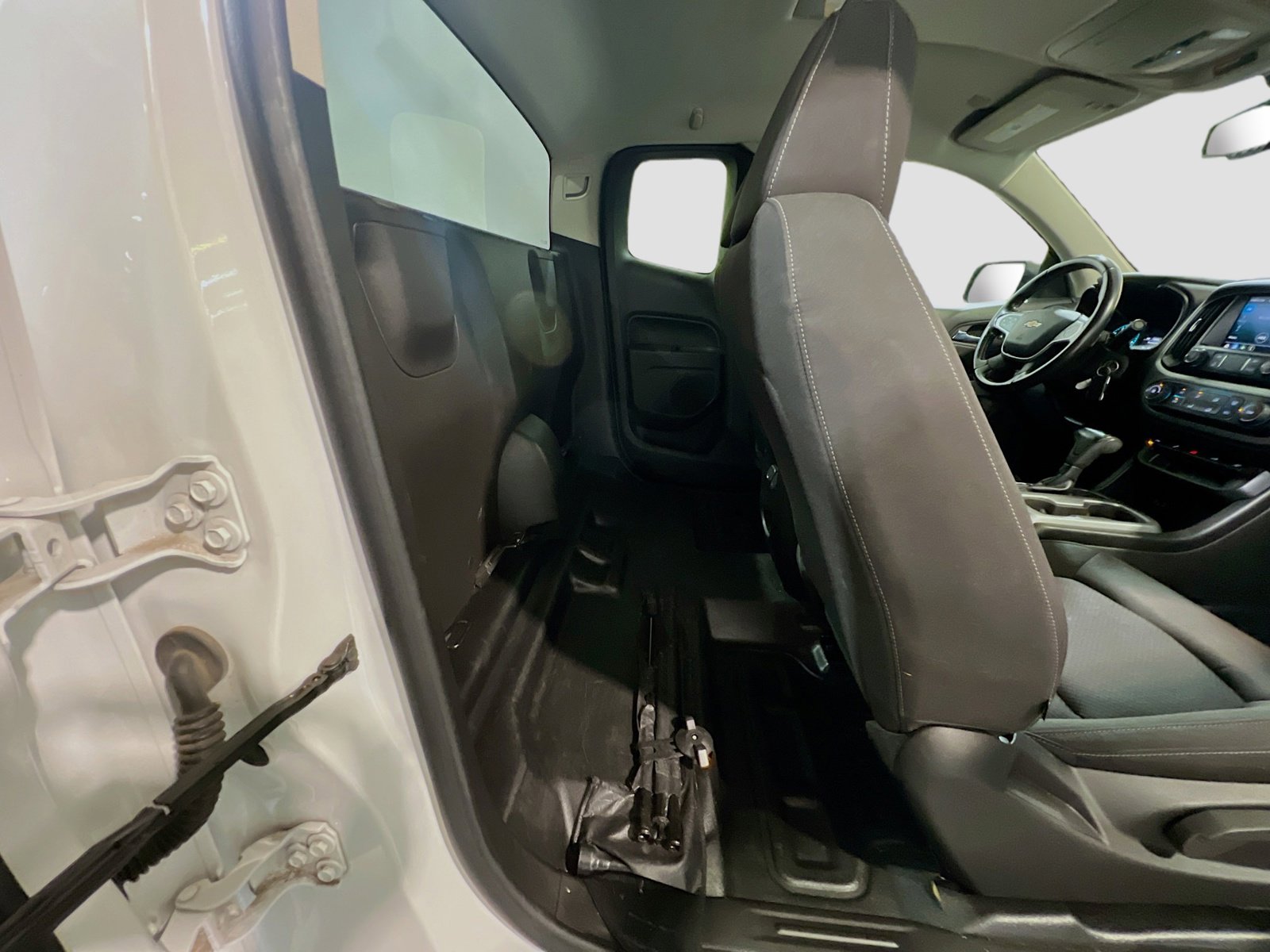 Used 2021 Chevrolet Colorado LT w/ Fleet Safety Package RWD image 18