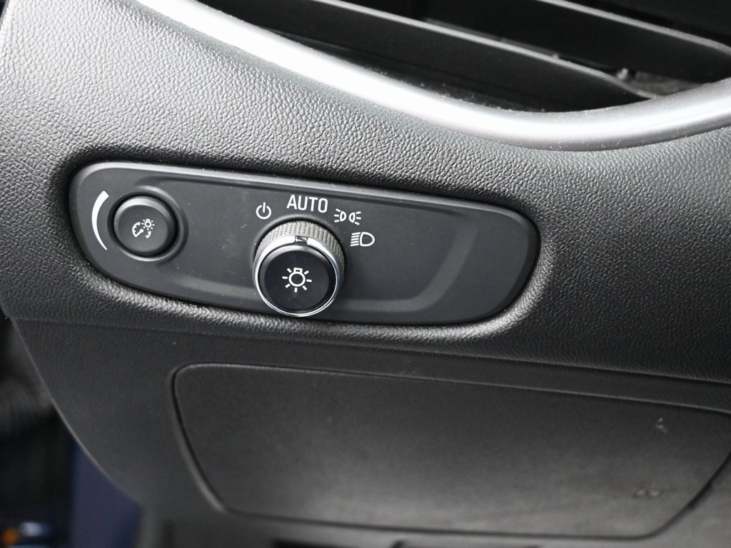 Used 2022 Chevrolet Malibu LT image 21