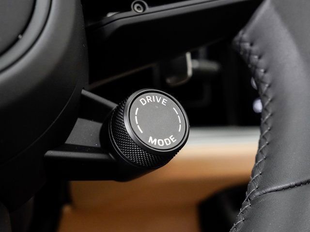Certified 2025 Porsche Cayenne image 16