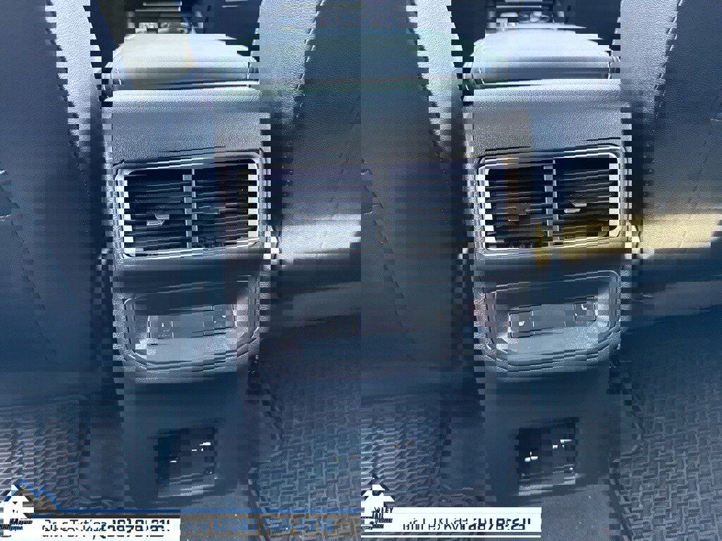 Used 2024 Volkswagen Atlas Cross Sport SEL Premium R-Line image 36