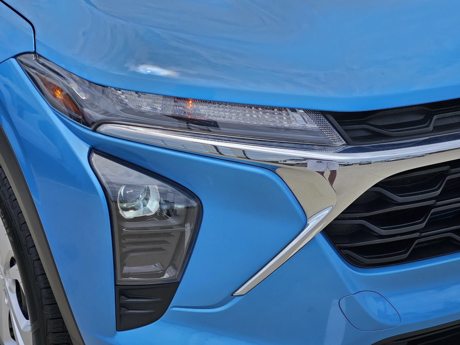 Certified 2025 Chevrolet Trax LS FWD image 9