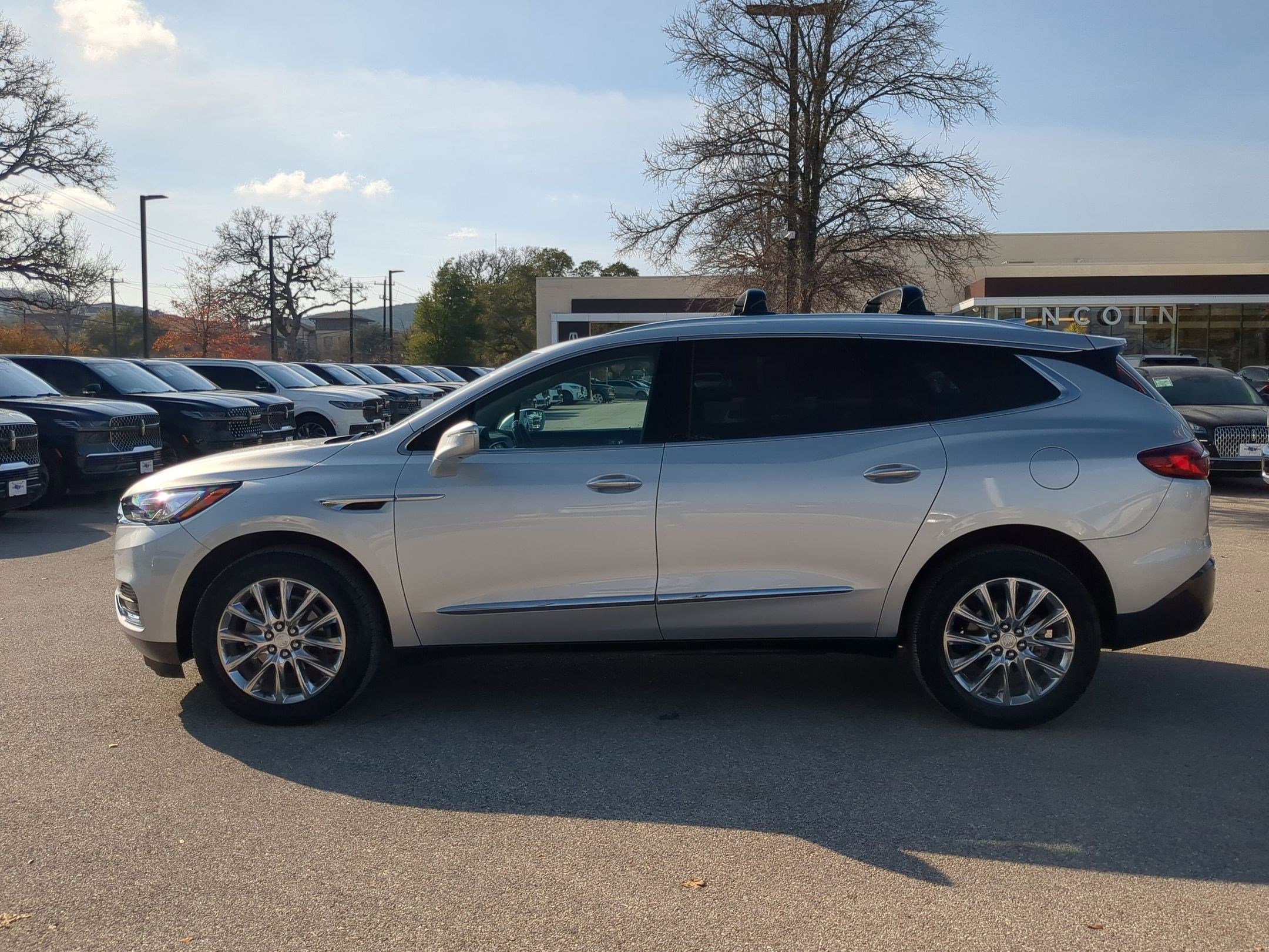 Used 2019 Buick Enclave Premium w/ Experience Buick Package image 6