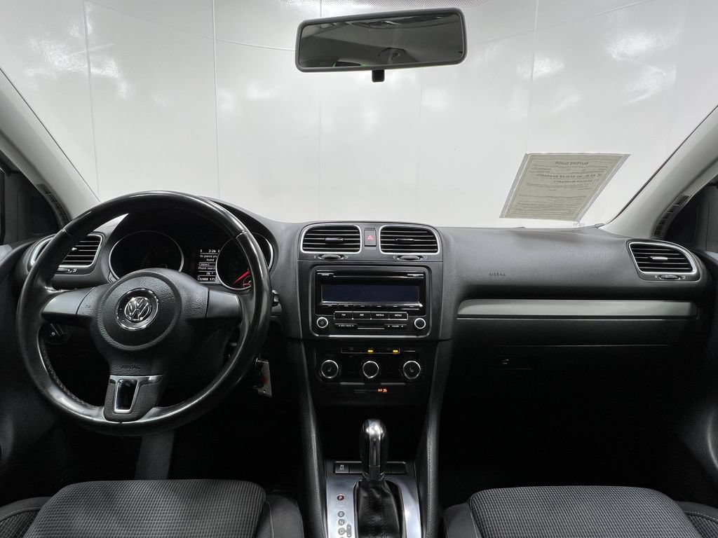 Used 2013 Volkswagen Golf 4-Door FWD image 17