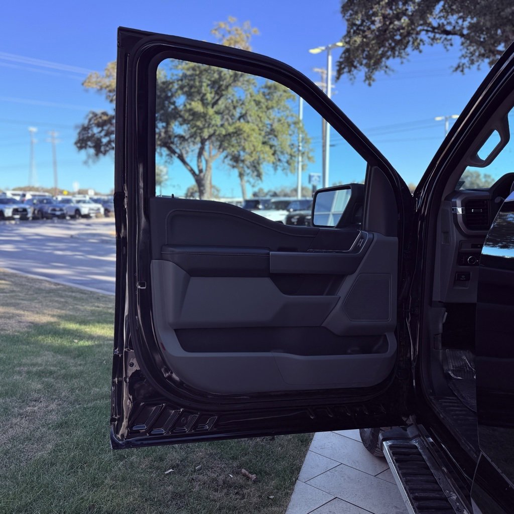 Used 2025 Ford F150 XLT w/ Equipment Group 301A Standard image 21