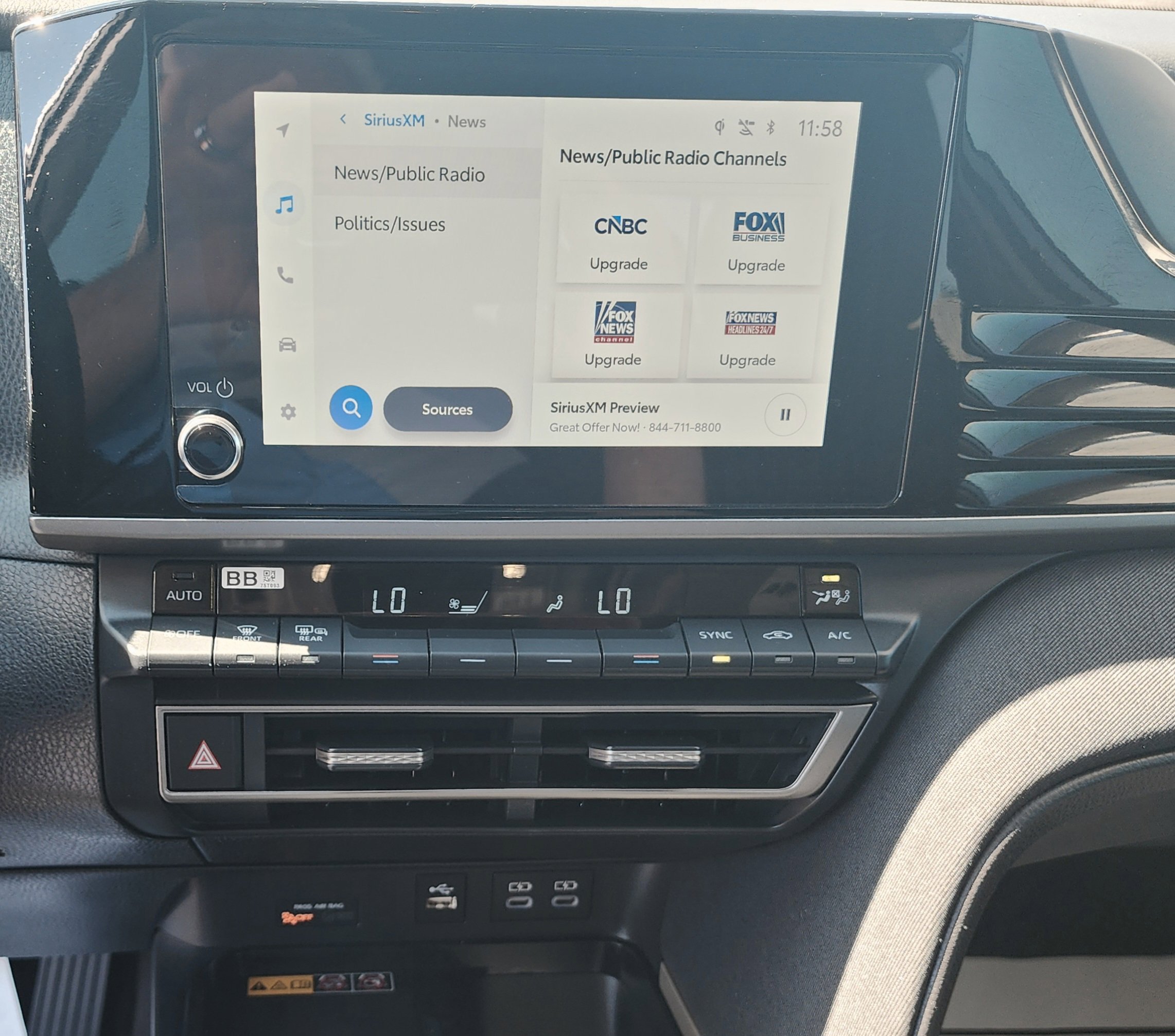 Used 2025 Toyota Camry LE image 5