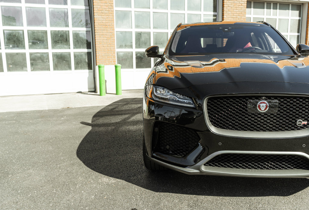 Used 2020 Jaguar F-PACE SVR AWD/4WD image 37