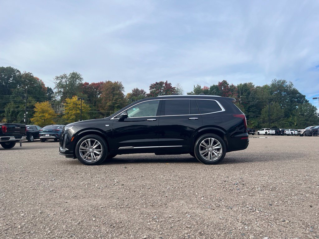 Used 2025 Cadillac XT6 Premium Luxury w/ LPO, Floor Liner Package AWD/4WD image 18
