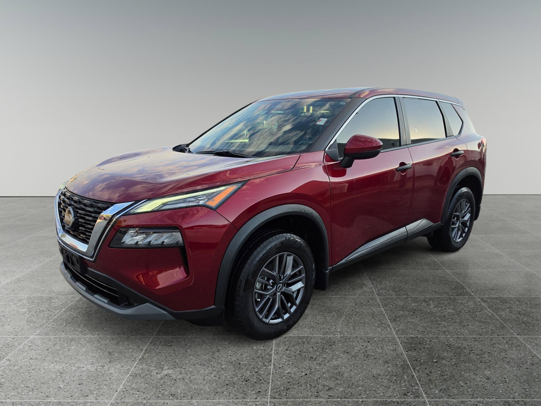 Used 2022 Nissan Rogue S AWD/4WD image 1