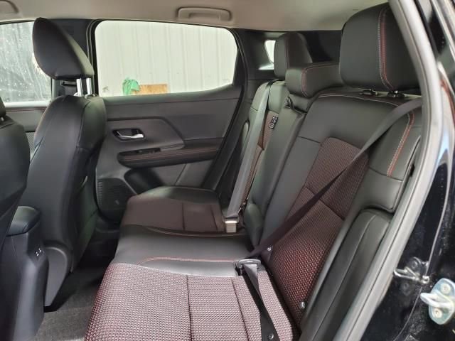 Used 2025 Nissan Kicks SR image 9