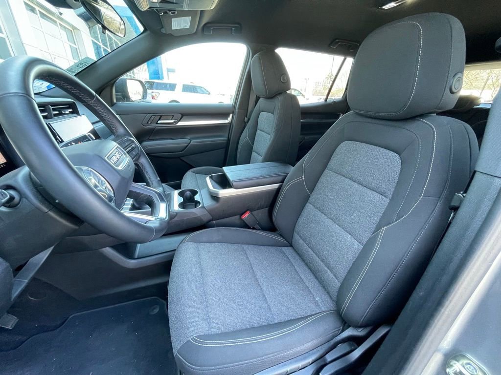 Used 2025 GMC Terrain Elevation image 23