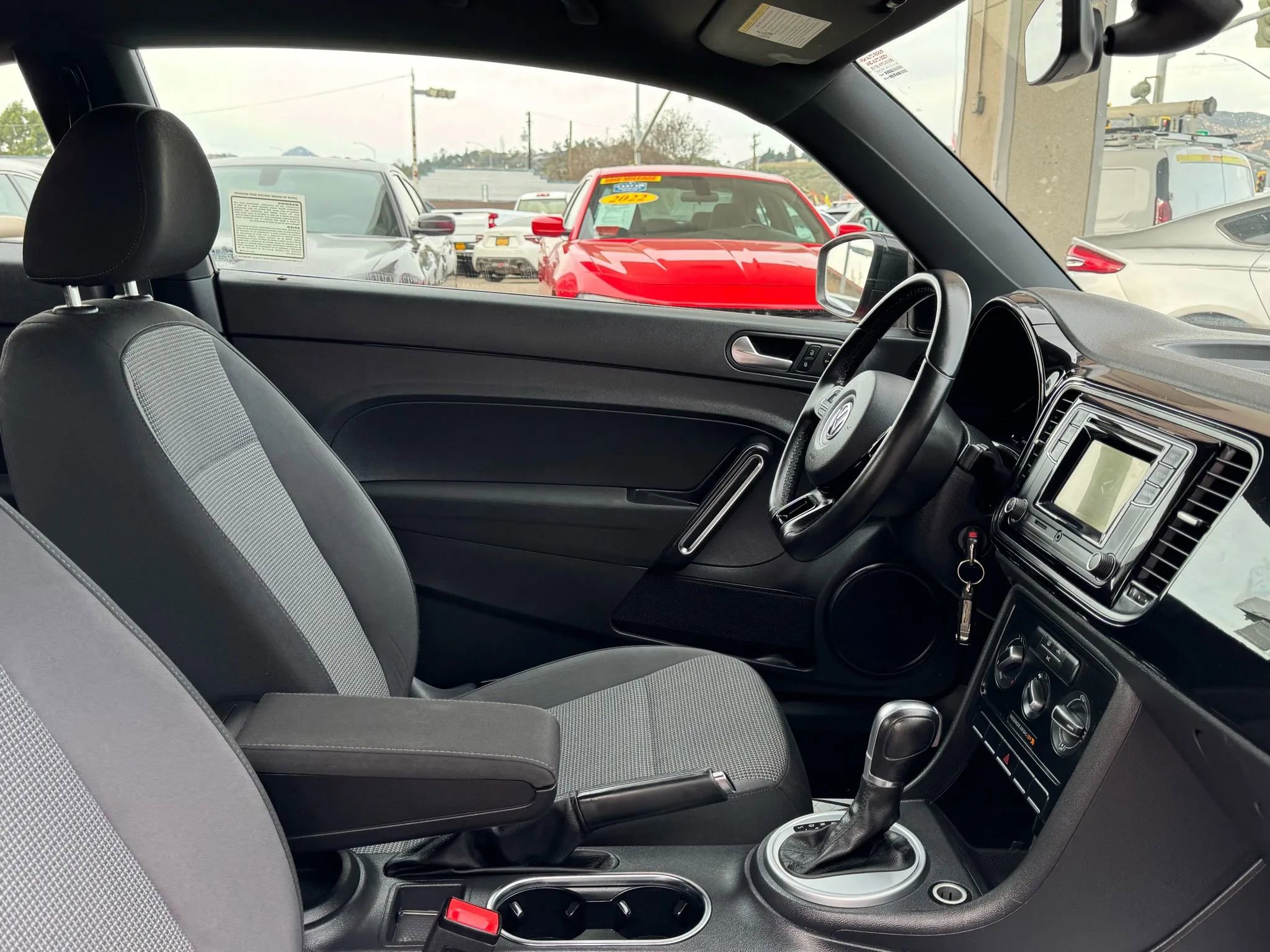 Used 2017 Volkswagen Beetle 1.8T S FWD image 21