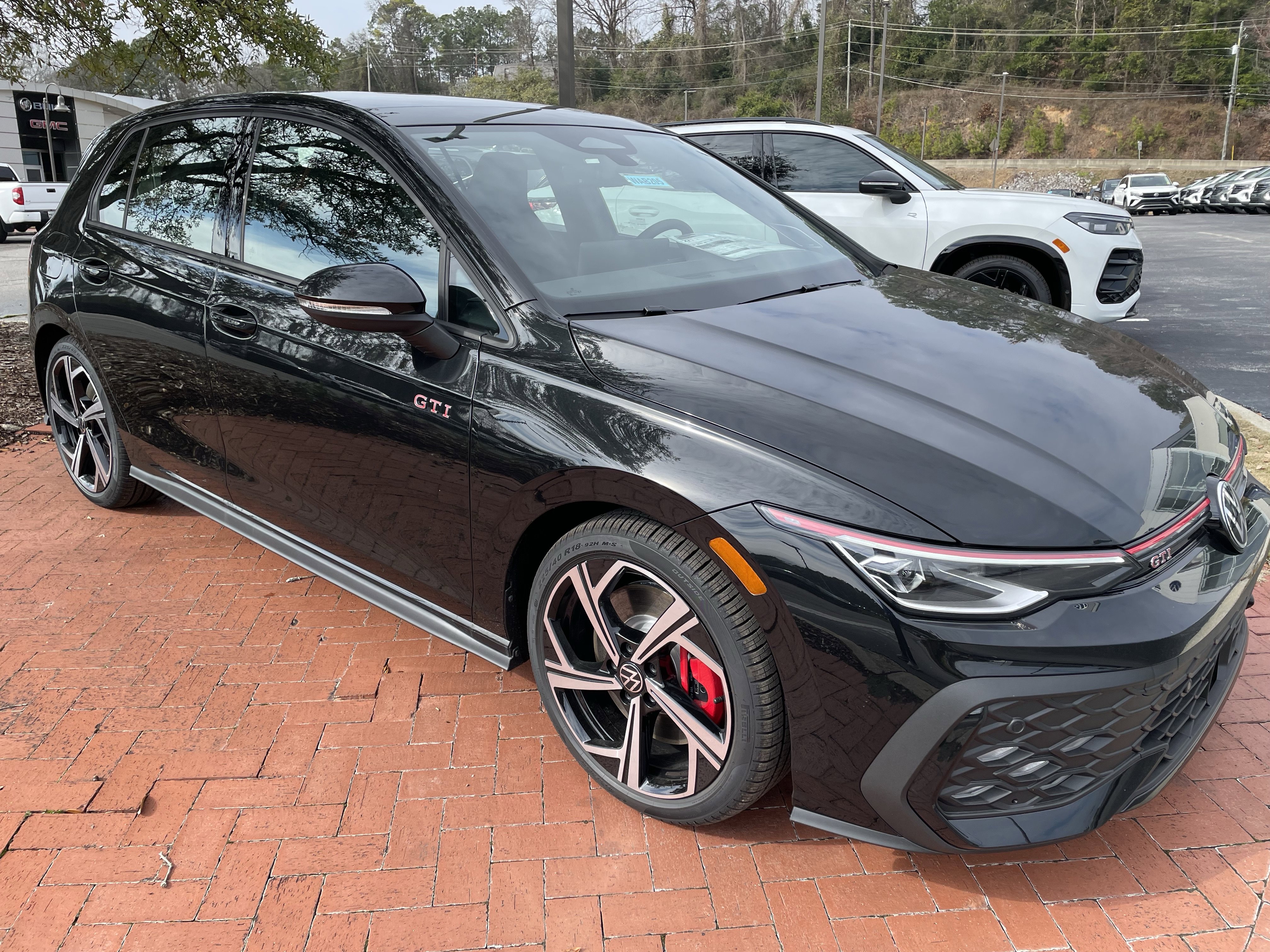 New 2026 Volkswagen GTI SE image 3