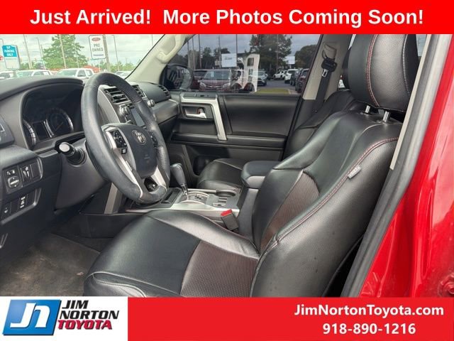 Used 2017 Toyota 4Runner SR5 AWD/4WD image 6