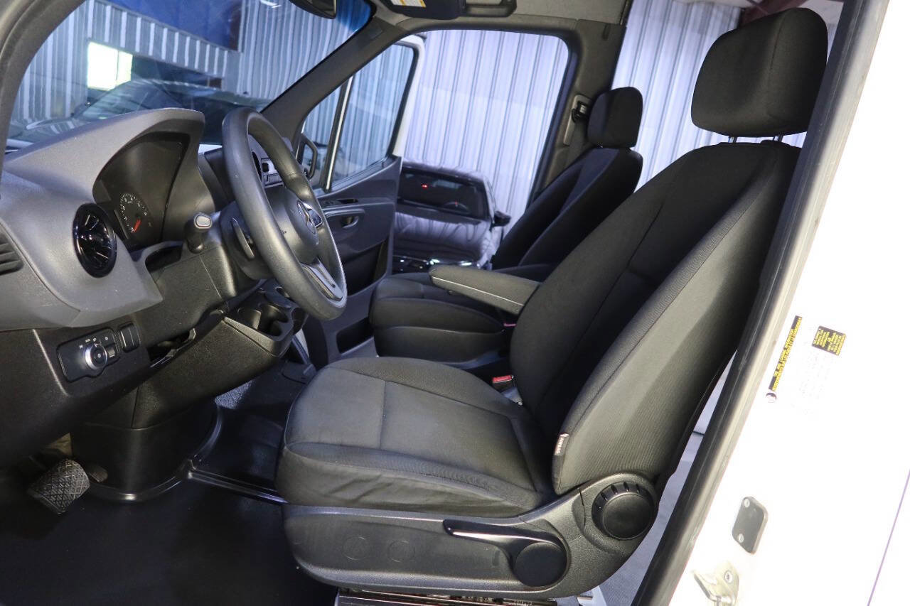 Used 2021 Mercedes-Benz Sprinter 2500 w/ Driver Convenience Package image 21