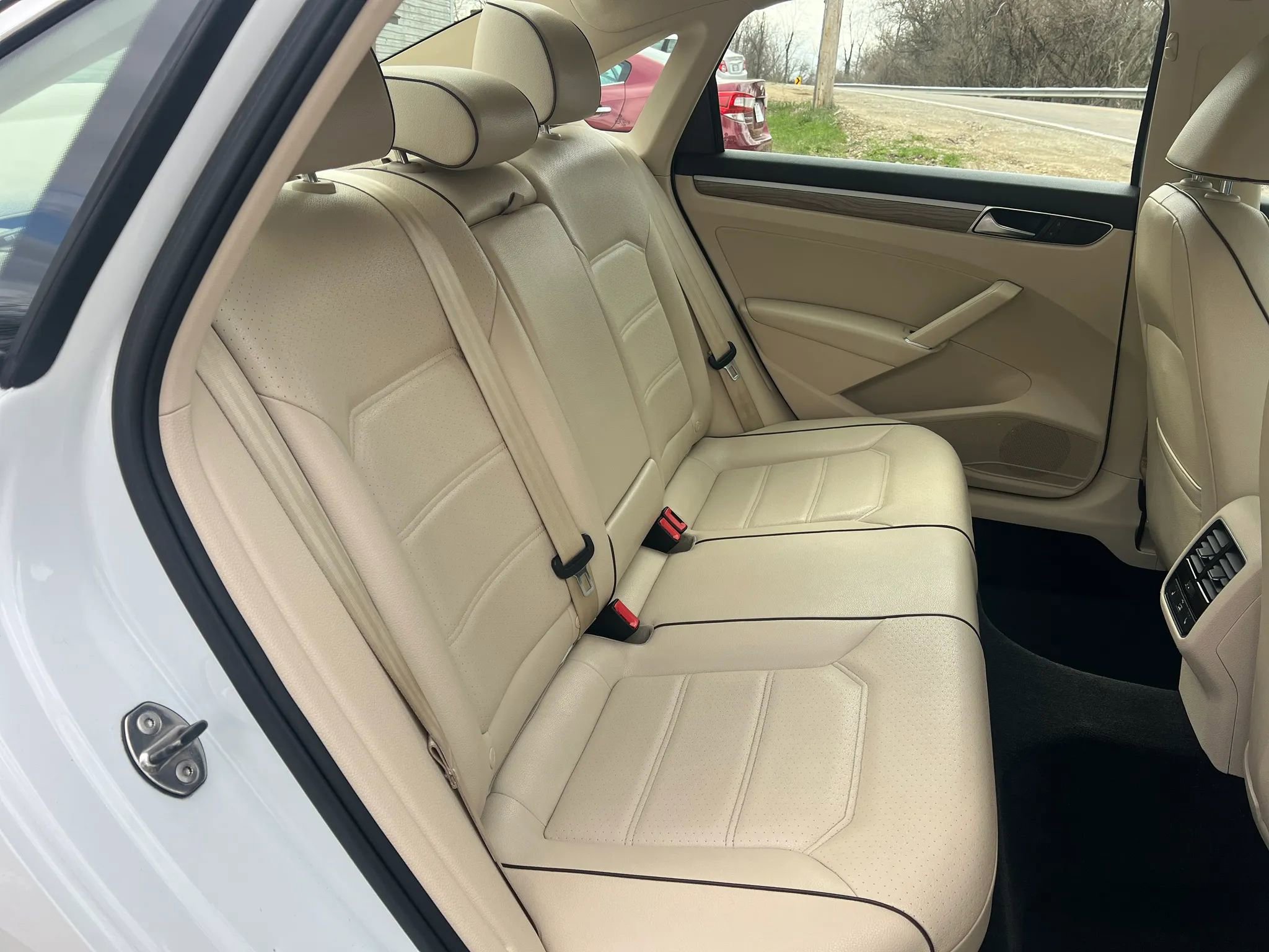 Used 2017 Volkswagen Passat 1.8T SE image 35