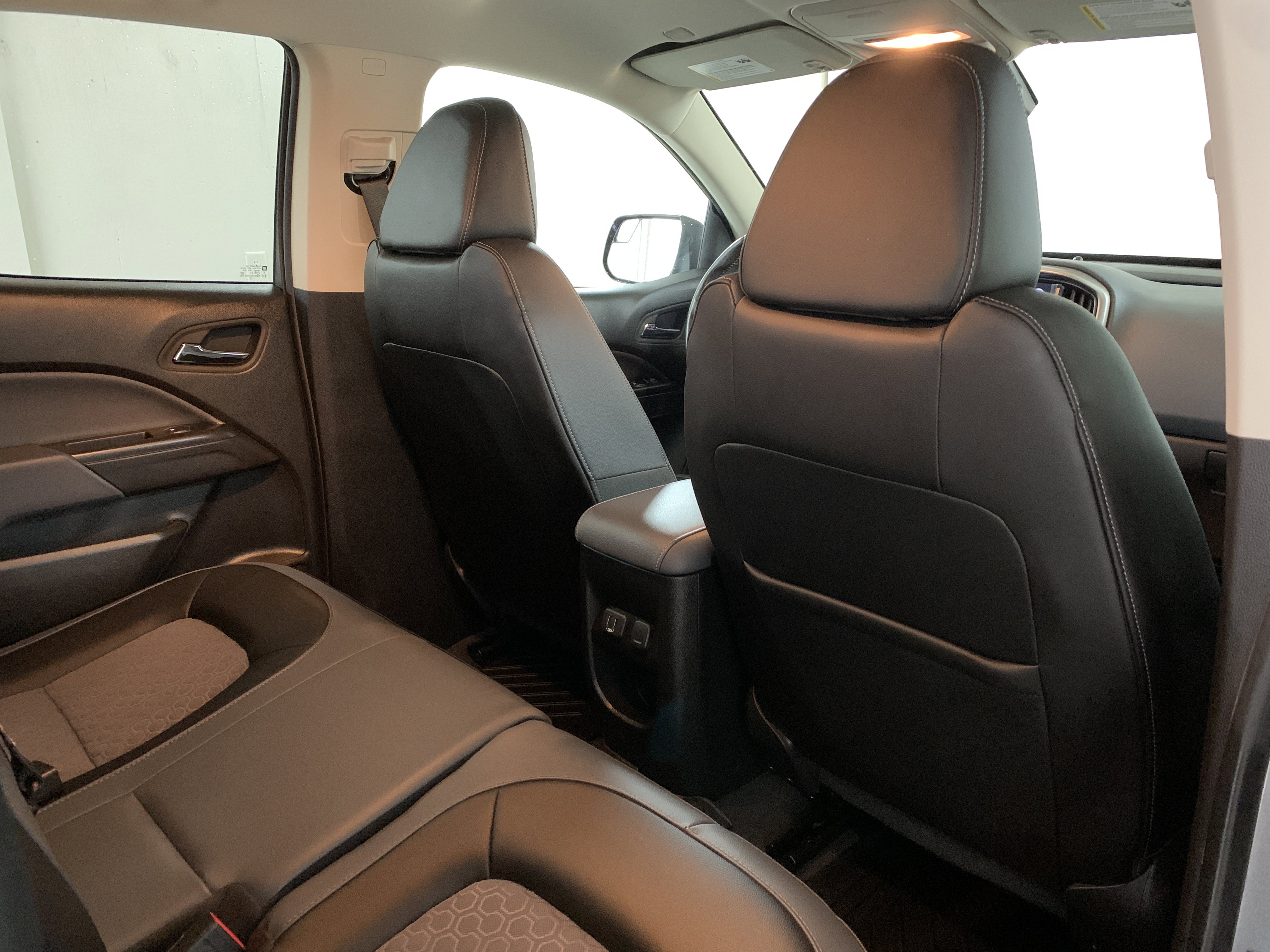 Used 2022 Chevrolet Colorado Z71 image 33