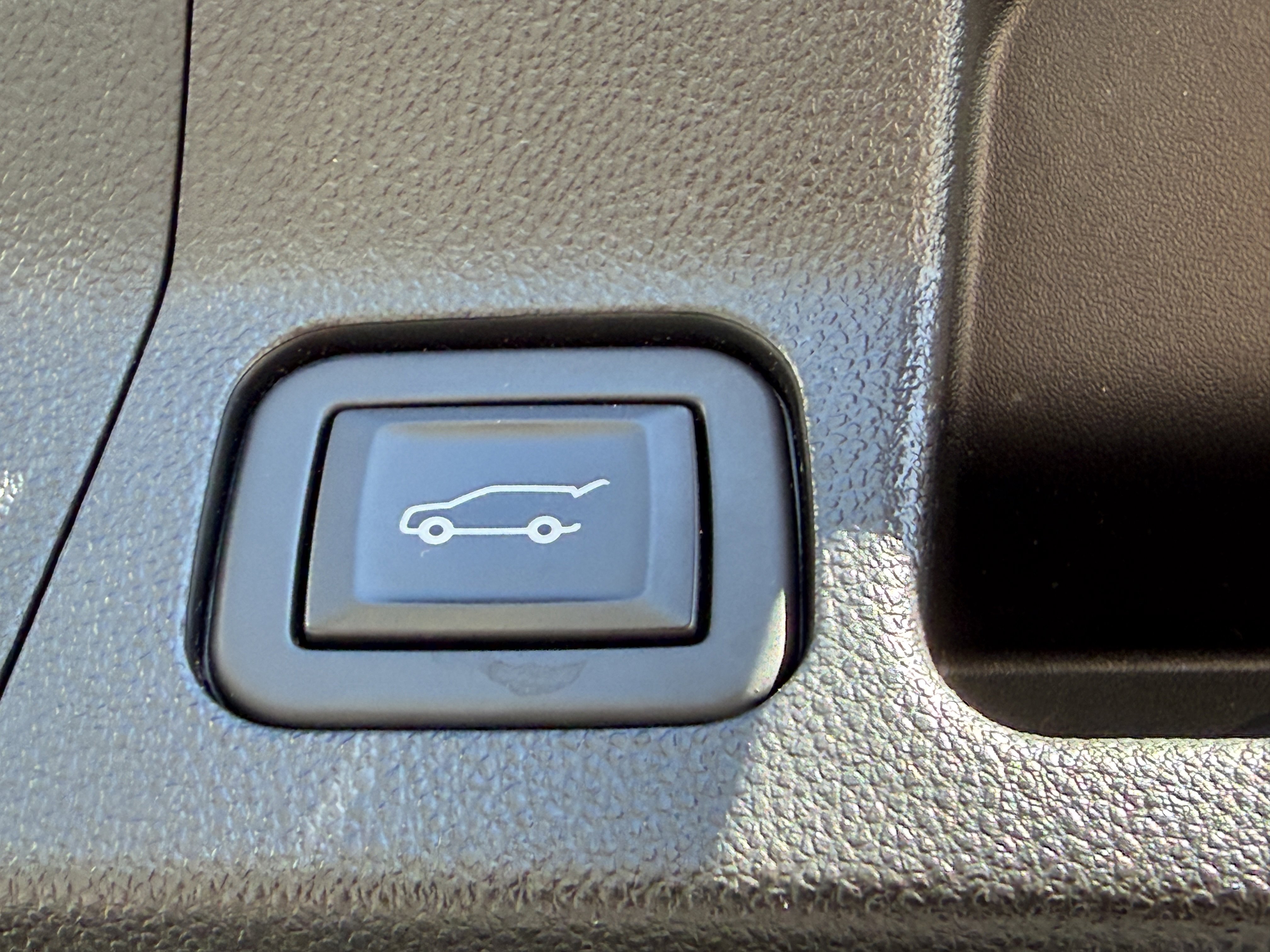 Used 2020 GMC Acadia SLT w/ Premium Package image 11