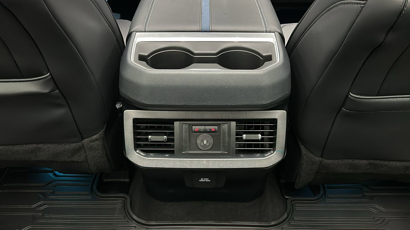 Used 2025 Ford F450 Platinum w/ FX4 Off-Road Package image 40