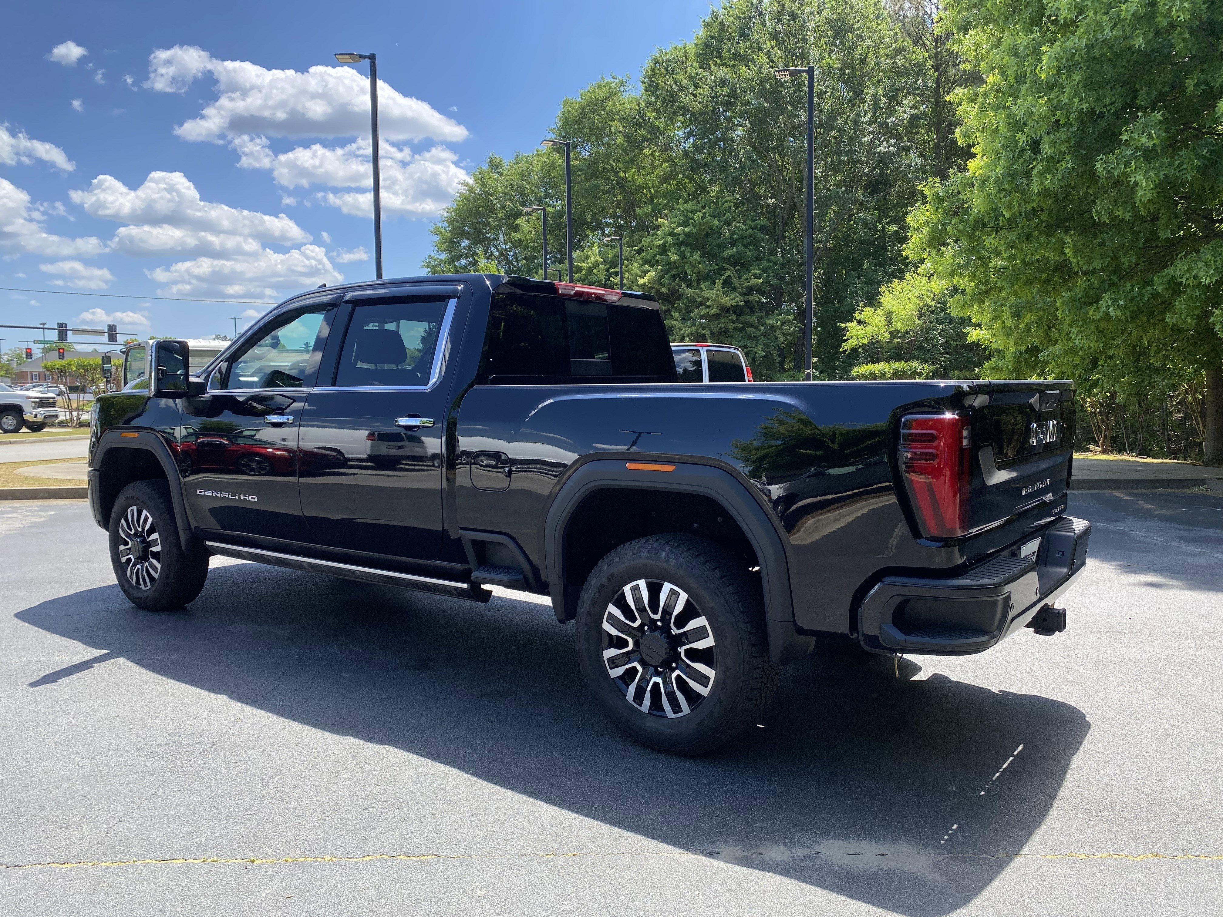 Used 2024 GMC Sierra 2500 Denali Ultimate image 7
