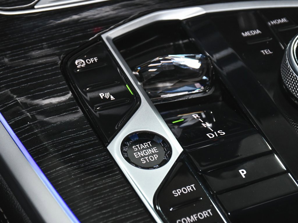 Used 2024 BMW X7 xDrive40i w/ Executive Package image 44