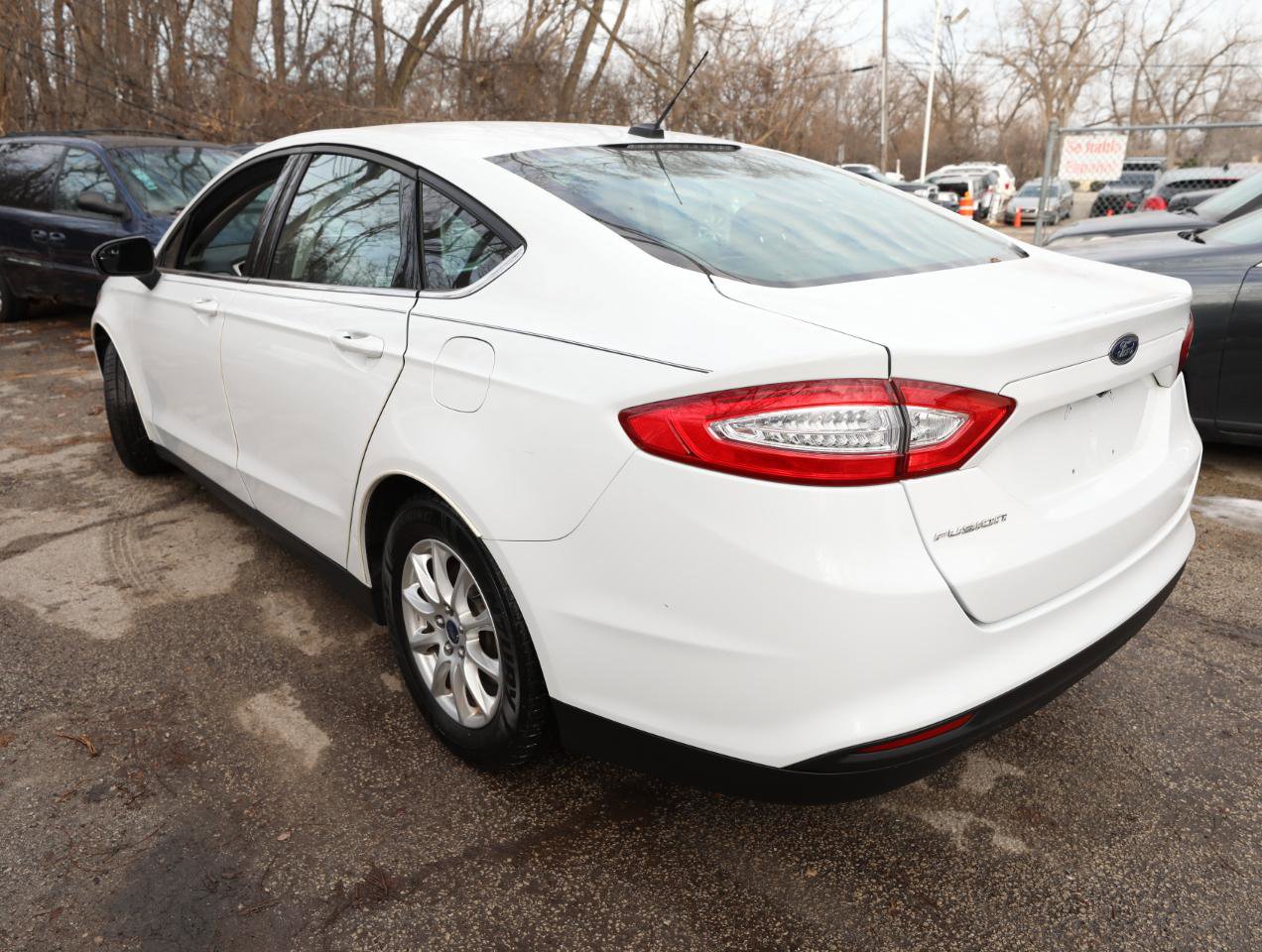 Used 2016 Ford Fusion S FWD image 8