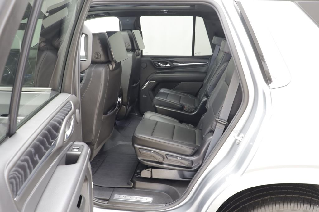 Used 2023 GMC Yukon Denali w/ Advanced Technology Package AWD/4WD image 17