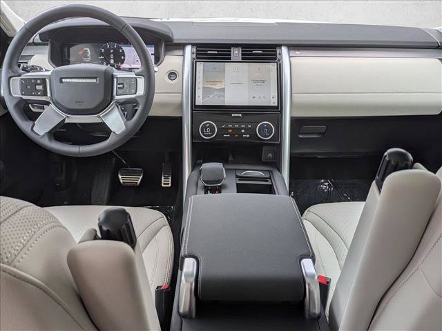 Certified 2025 Land Rover Discovery Dynamic SE AWD/4WD image 19