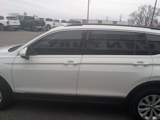 Used 2018 Volkswagen Tiguan SE w/ 3rd Row Seat Package image 5