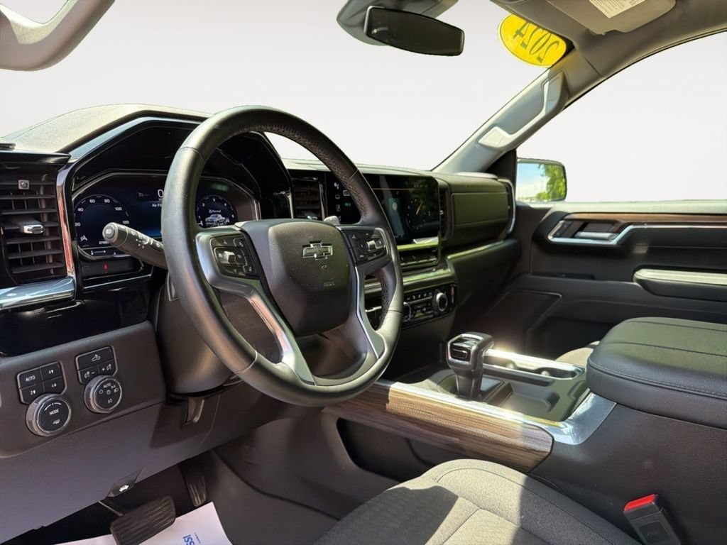 Used 2024 Chevrolet Silverado 1500 RST AWD/4WD image 16