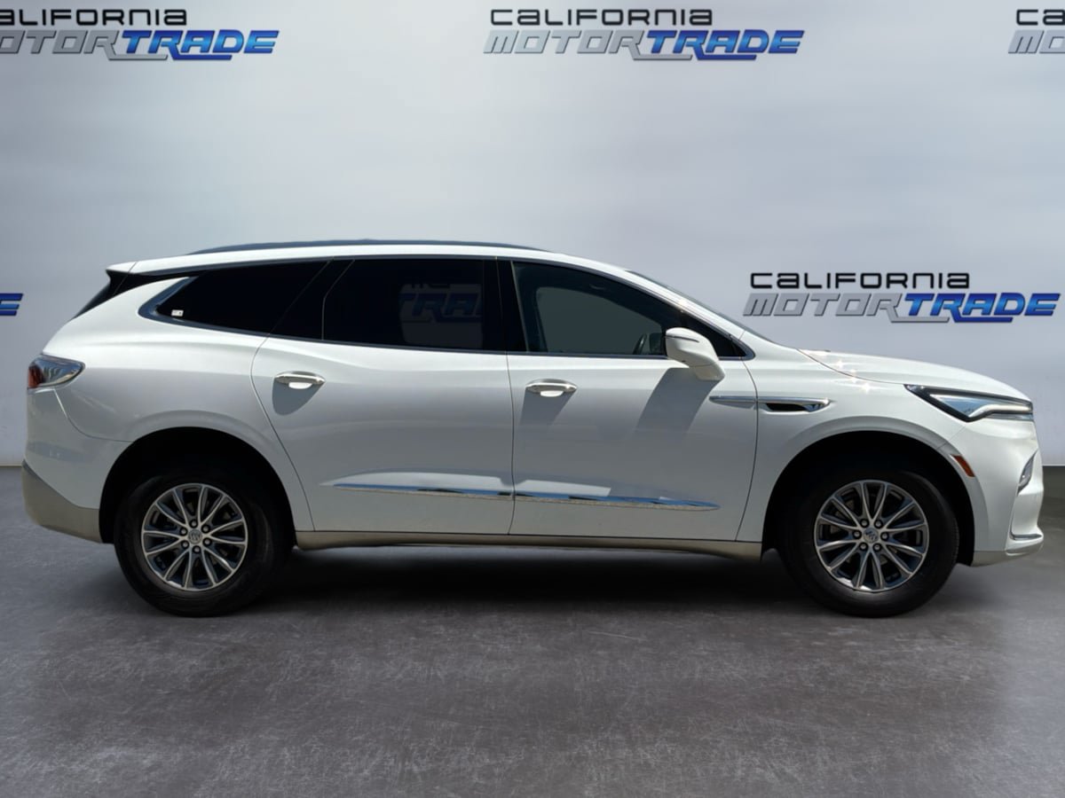 Used 2024 Buick Enclave Premium AWD/4WD image 4