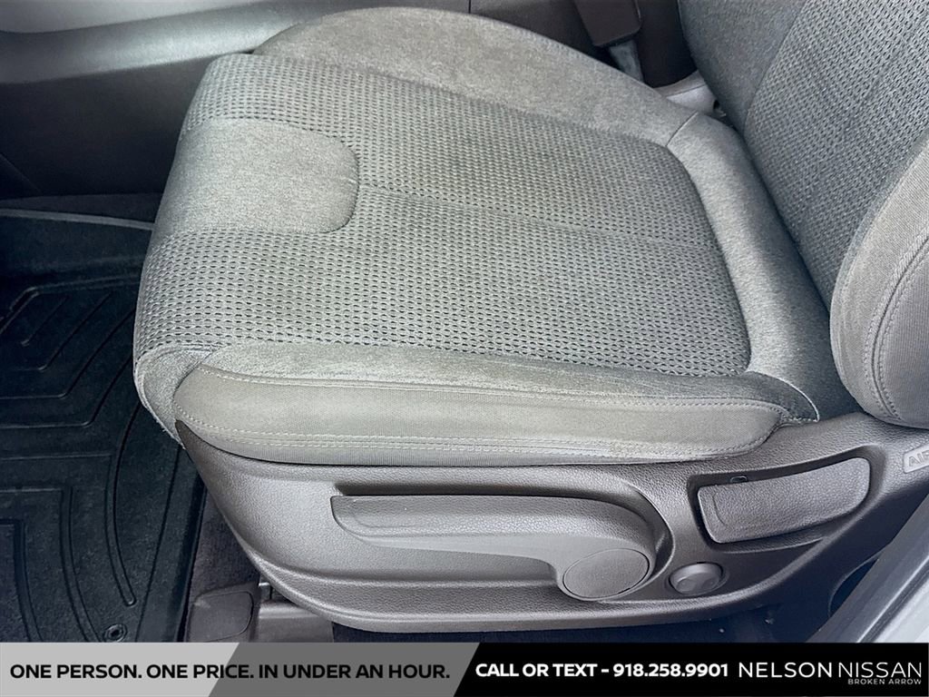 Used 2019 Hyundai Santa Fe SE FWD image 18