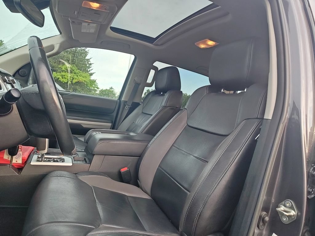 Used 2019 Toyota Tundra Limited w/ Limited Premium Package AWD/4WD image 9