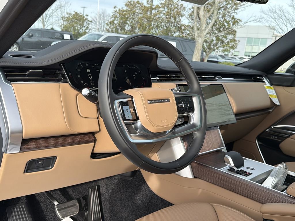 New 2026 Land Rover Range Rover Long Wheelbase SE image 10