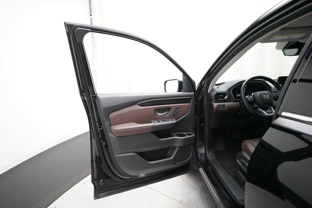 Certified 2024 Honda Pilot Elite image 29
