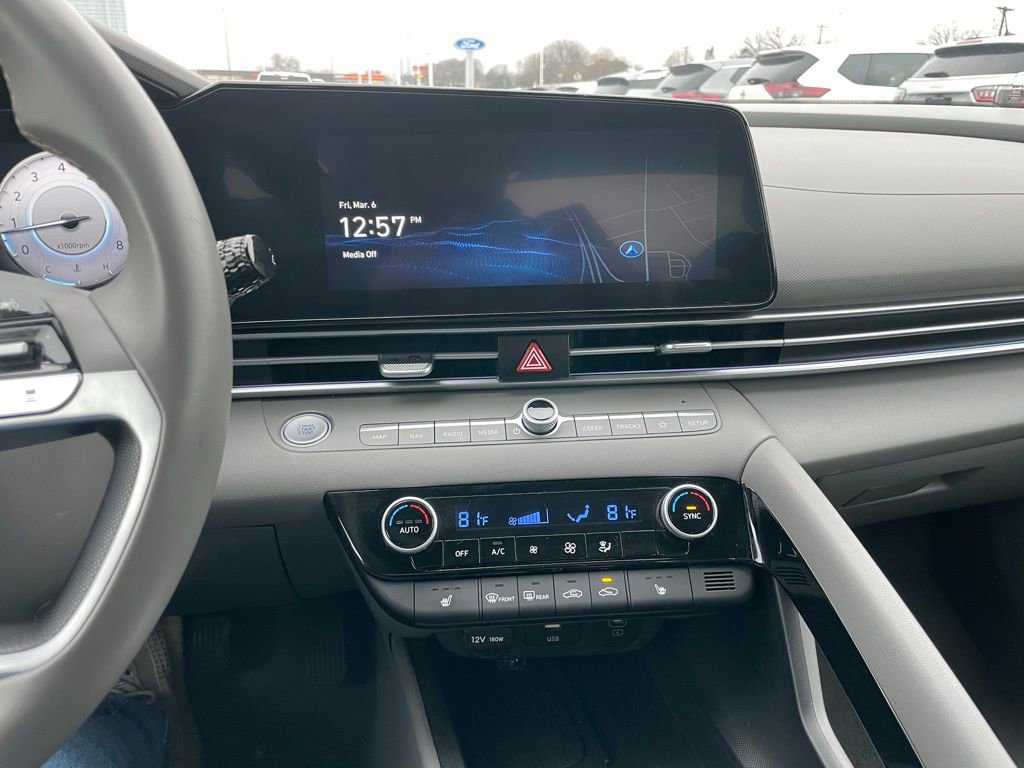 Used 2025 Hyundai Elantra SEL FWD image 10