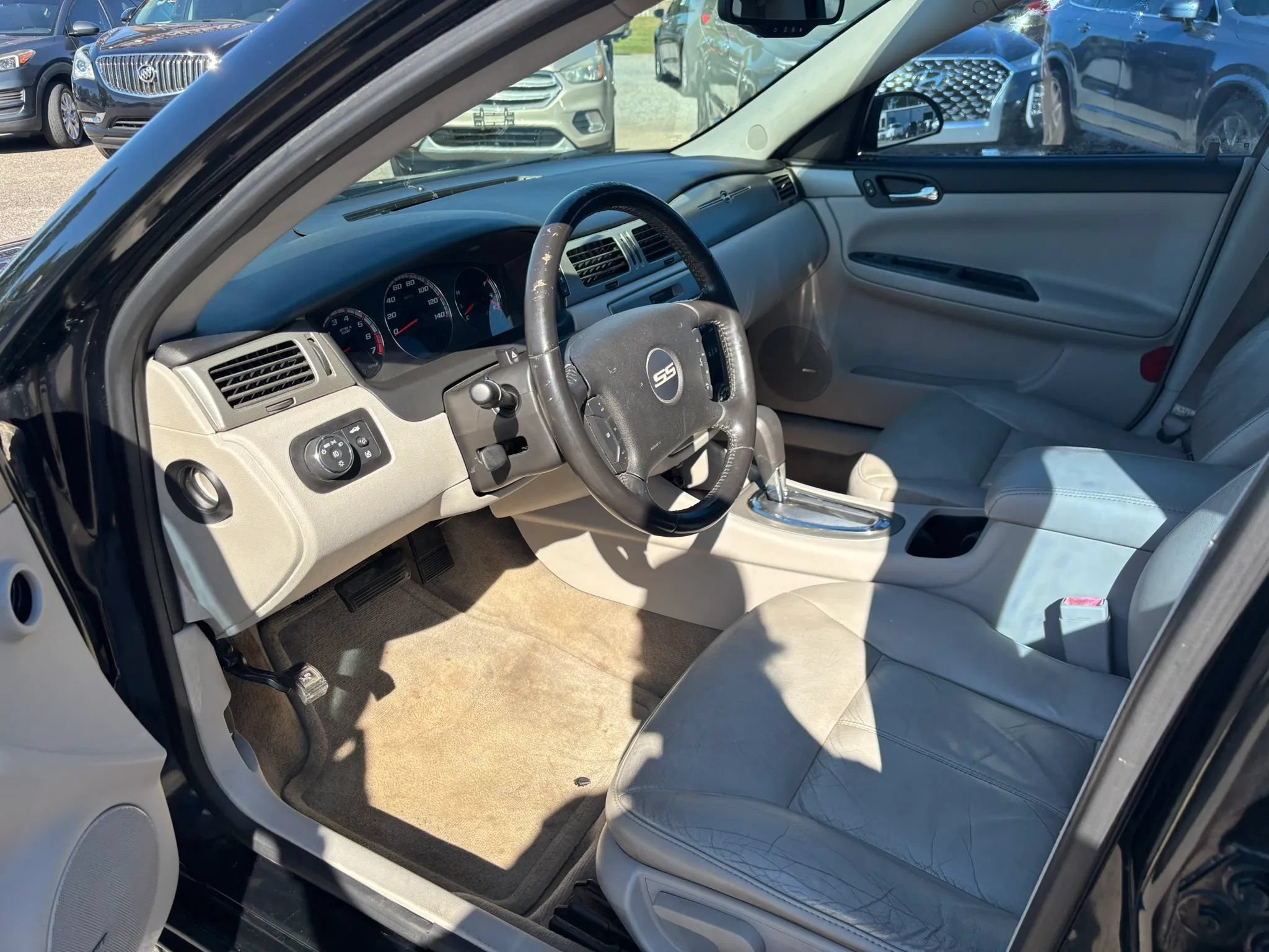Used 2009 Chevrolet Impala SS w/ Convenience Package FWD image 11