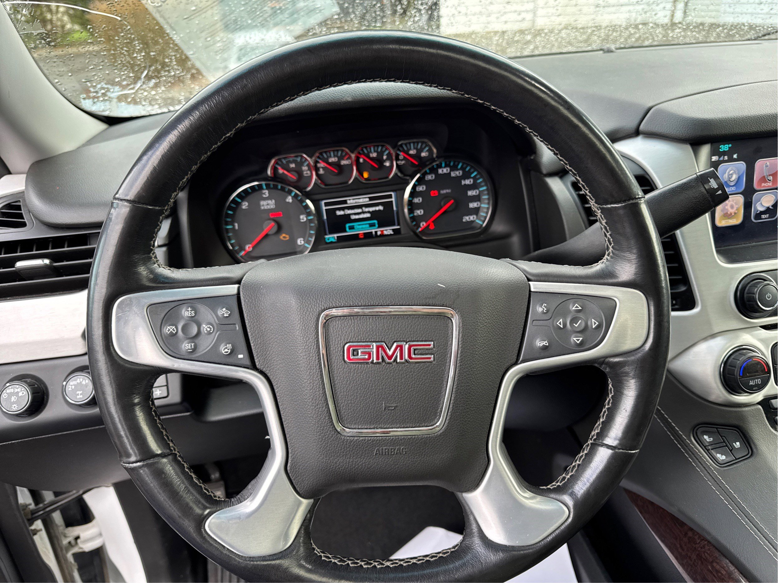 Used 2020 GMC Yukon XL SLT w/ HD Trailering Package image 16