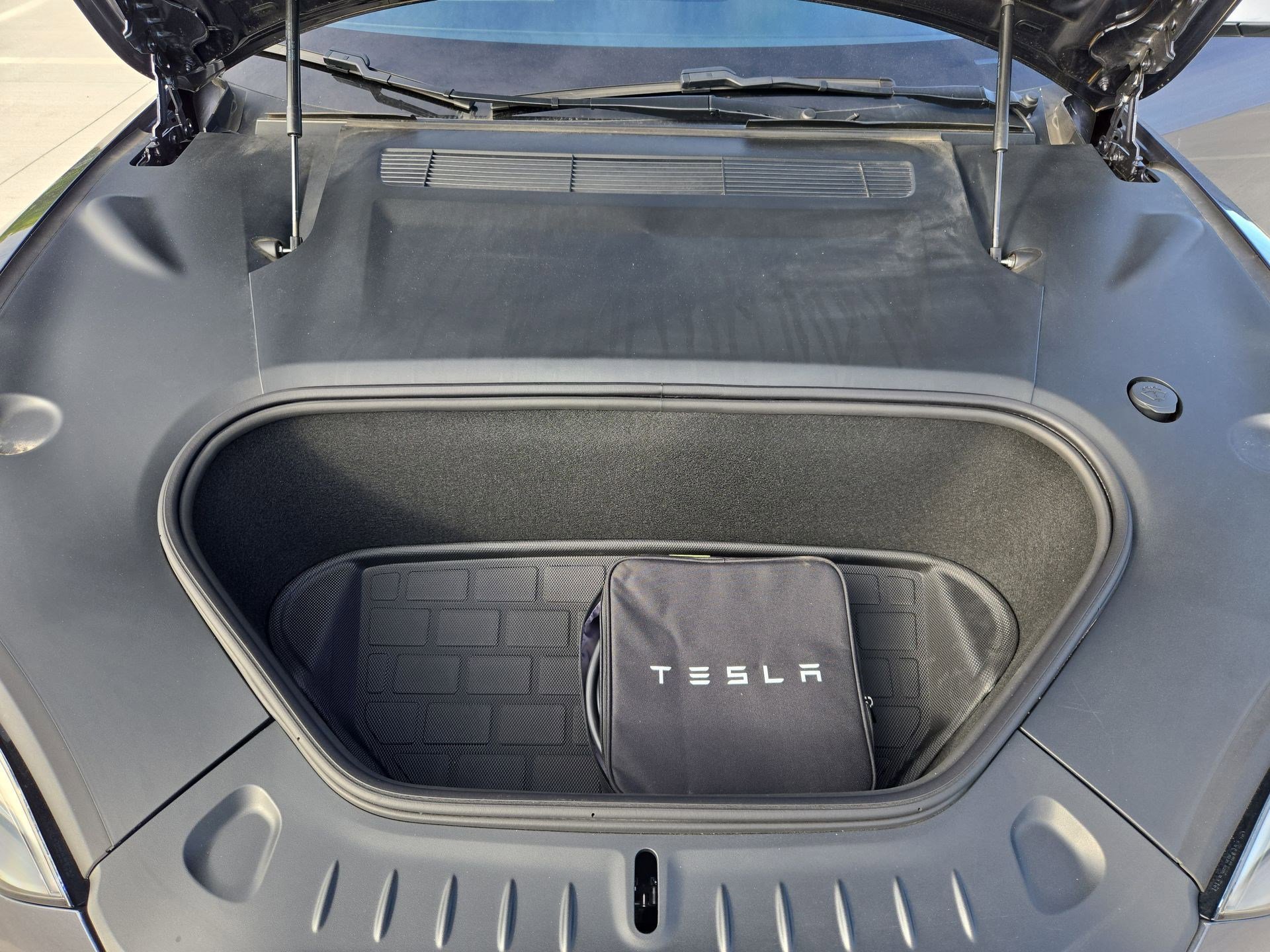 Used 2022 Tesla Model S Plaid image 33