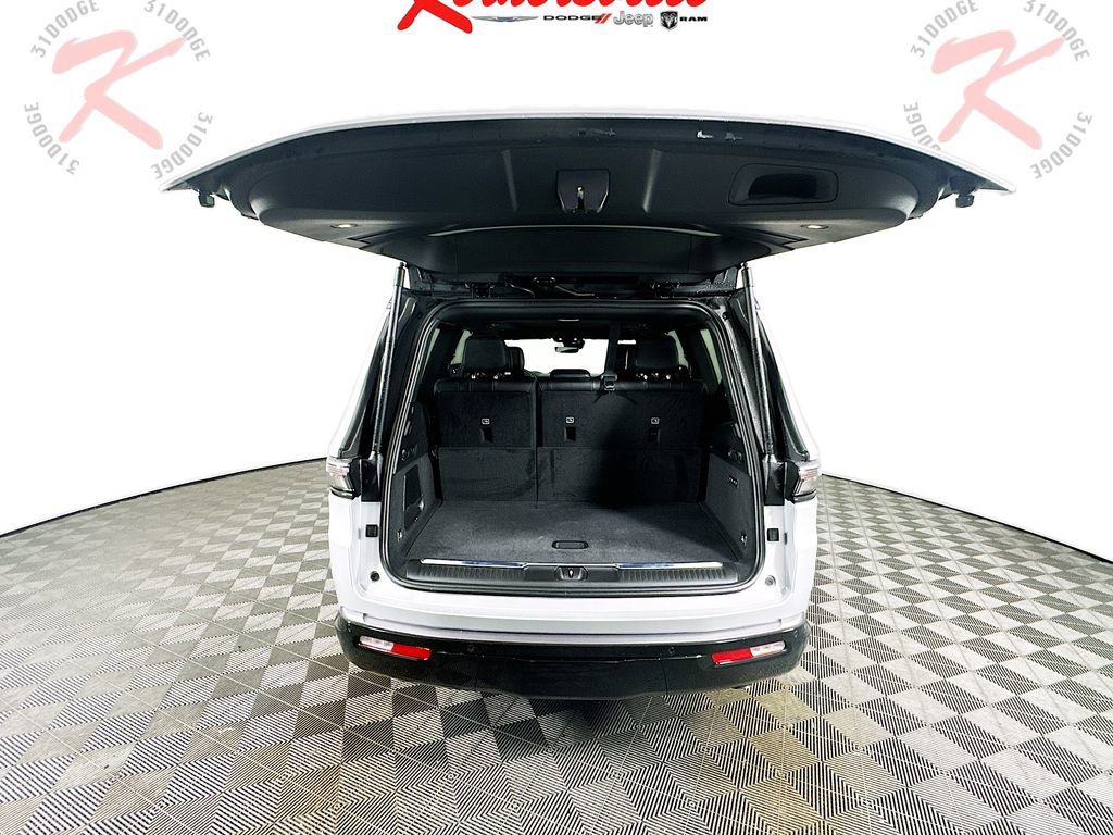 New 2026 Jeep Grand Wagoneer Summit image 16