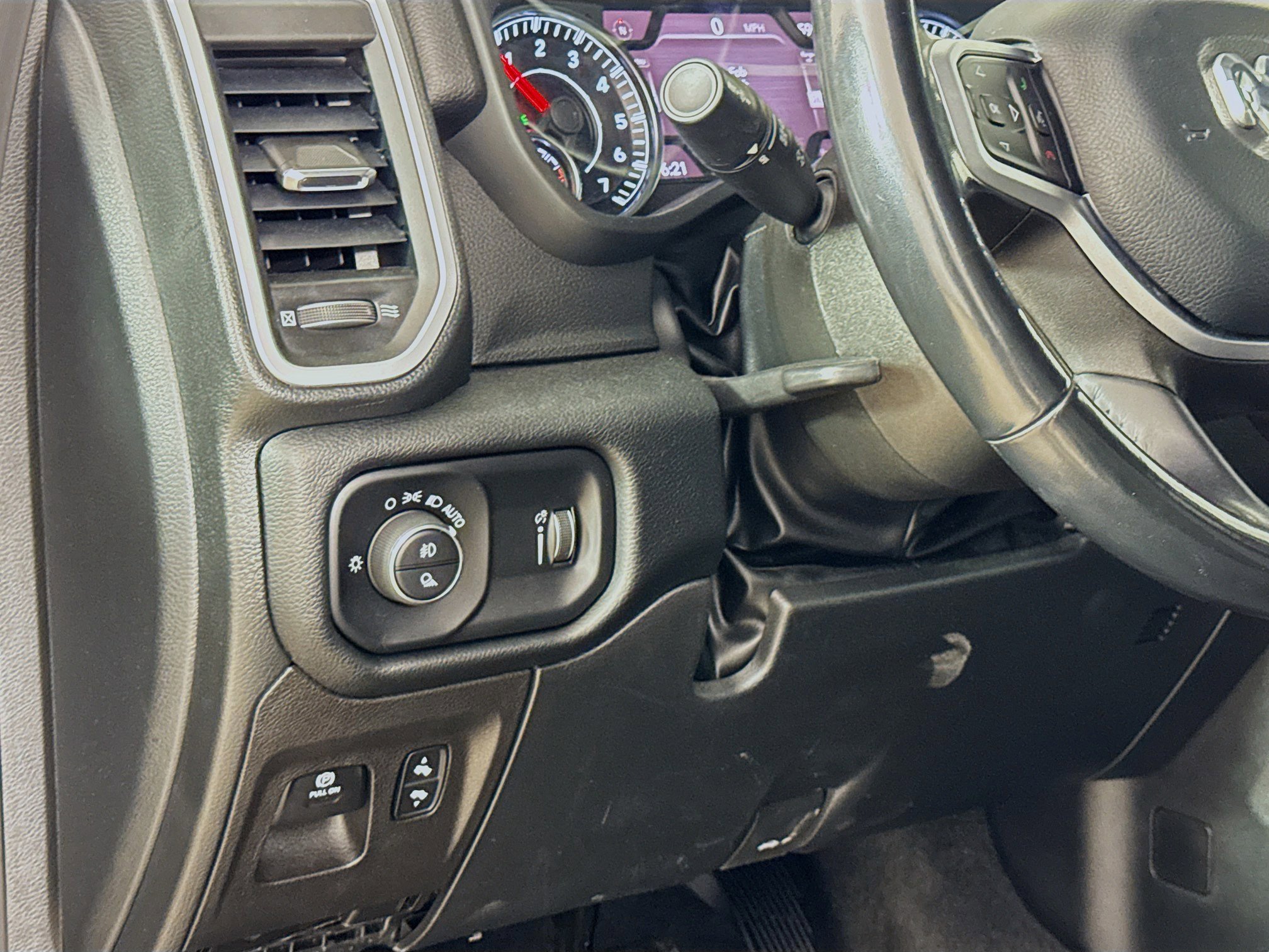 Used 2022 RAM 1500 Big Horn image 10