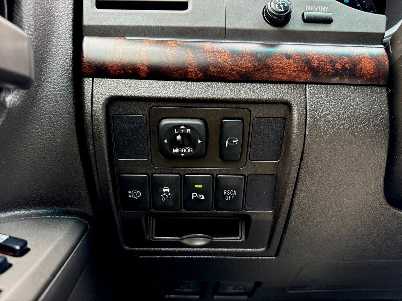 Used 2011 Toyota Land Cruiser w/ Upgrade Pkg image 15