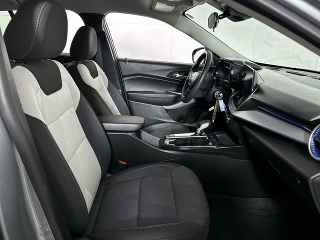 Used 2024 Chevrolet Trax LS FWD image 29